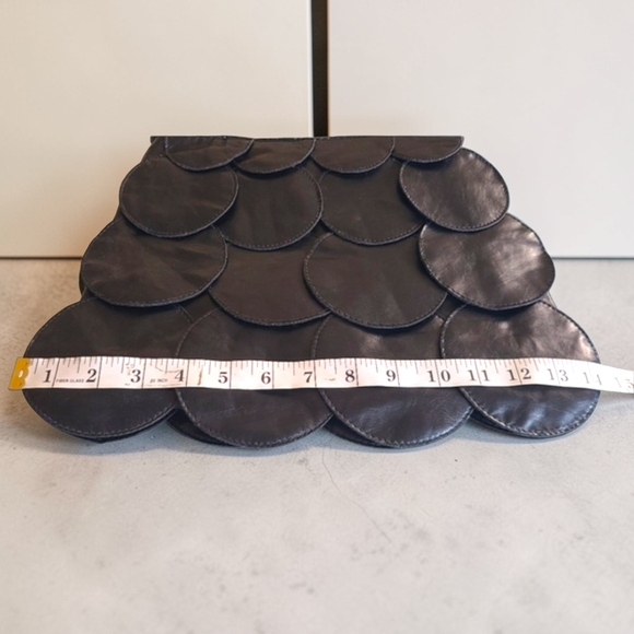 Bueno Leather Circle Pattern  Bag - Picture 5 of 9